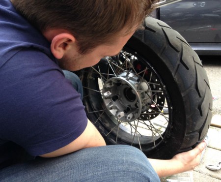 R 1200 GS Adventure – Hintere Bremsbeläge wechseln