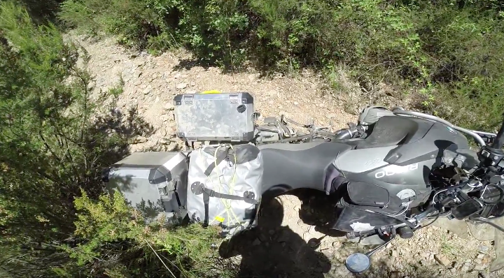 Trying to lift my R 1200 GS Adventure after drop